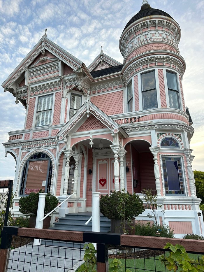 The Pinc Lady Mansion - UPDATED Prices, Reviews & Photos (Eureka, CA ...