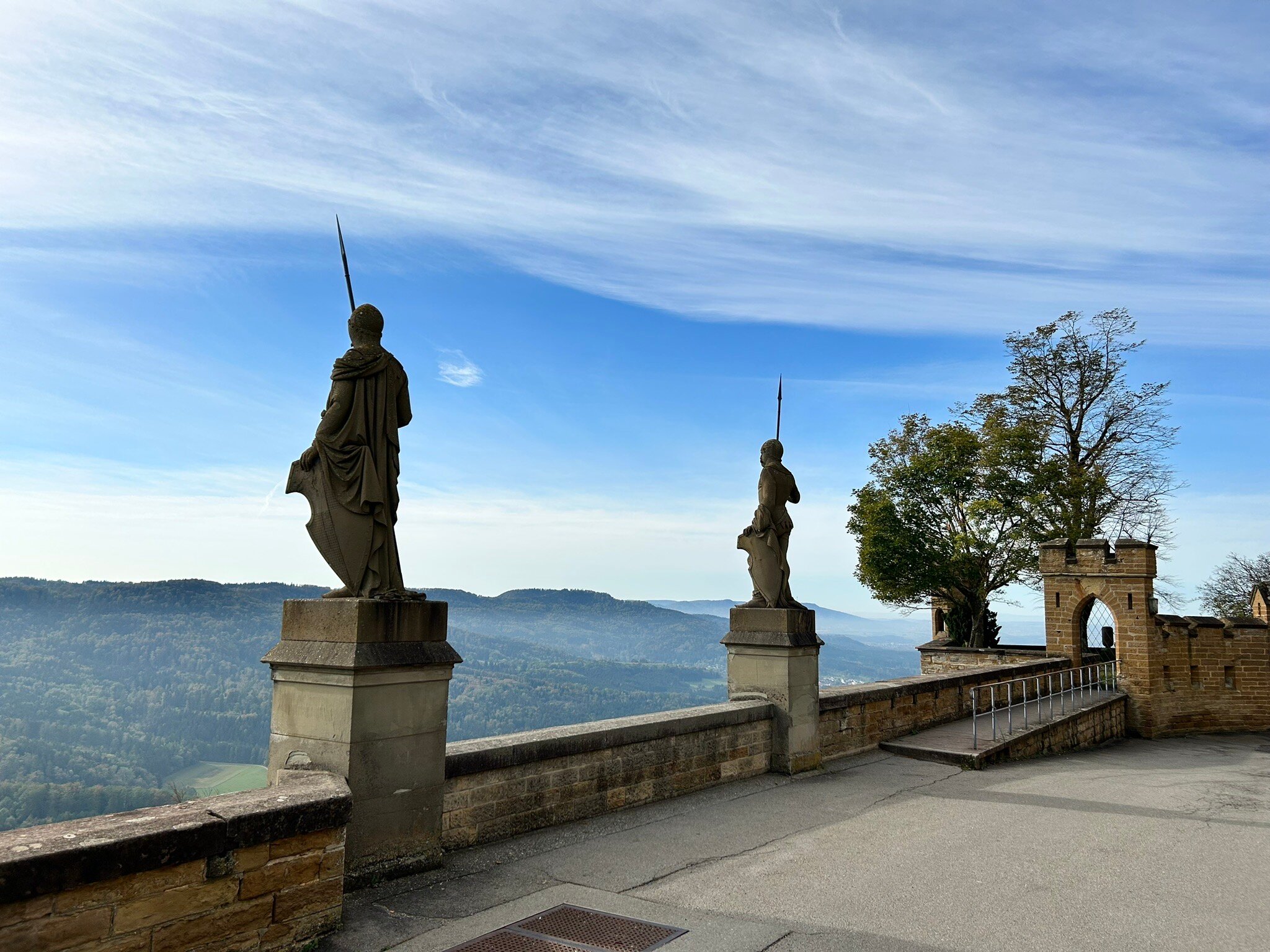 Burg Hohenzollern (黑兴根) - 旅游景点点评- Tripadvisor