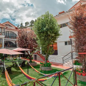 Si necesitas un momento de relajación, nada mejor que reconectarte con la naturaleza en nuestro patio privado.
