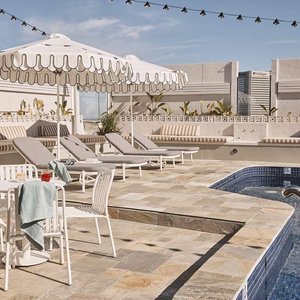Rydges Melbourne Rooftop Pool