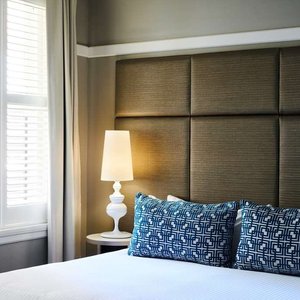 hotel kurrajong canberra heritage balcony king