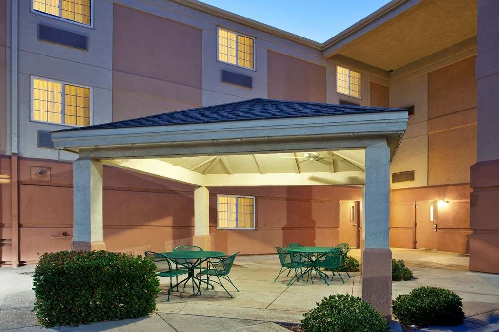 SONESTA SIMPLY SUITES ALBUQUERQUE Updated 2024 Reviews Photos Prices   Hotel Exterior 