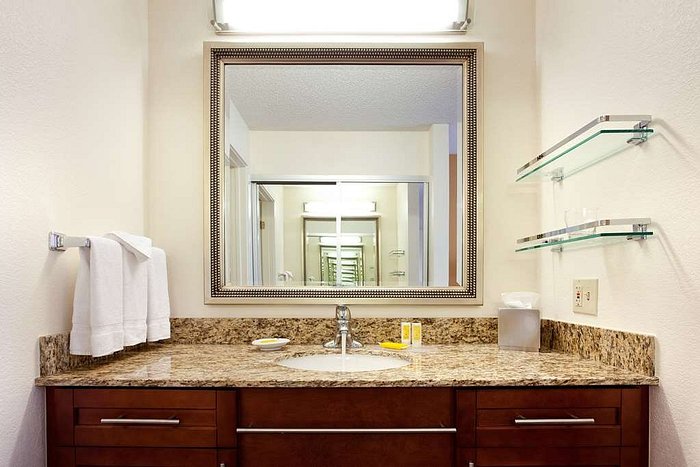 Sonesta ES Suites San Antonio Downtown Alamo Plaza Rooms: Pictures ...