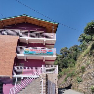 Drishyam home stay is a famly frandlay stay included all activities born fire, out door activities air port and relwya station pic and drop also available