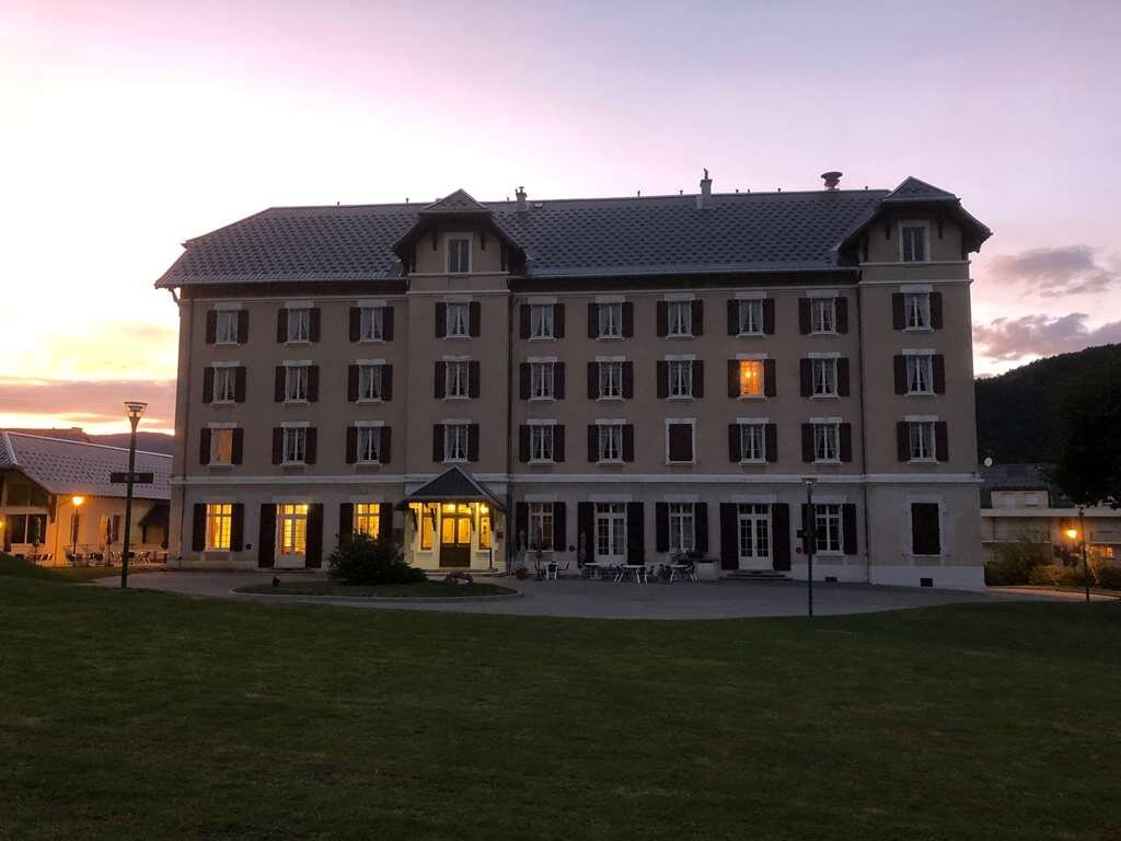 BEST WESTERN GRAND HOTEL DE PARIS - Prices & Reviews (Villard-de-Lans, France) BEST WESTERN GRAND HOTEL DE PARIS - Prices... 