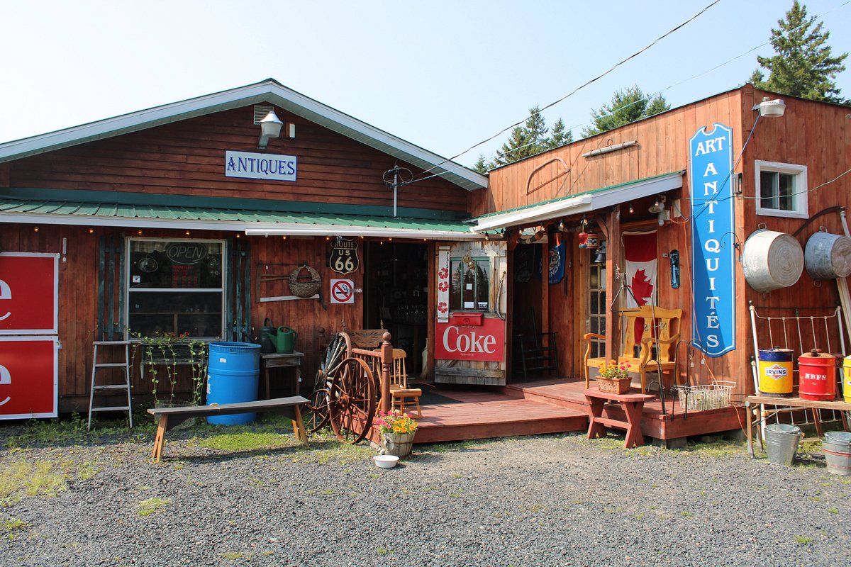 Route 8 High Wheeler Antiques & Collectibles / #CanadaDo / 10 Best Antique Shops in New Brunswick