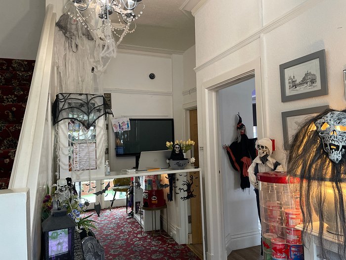 THE BEAUCLIFFE - Updated 2023 Prices & B&B Reviews (Blackpool, England)