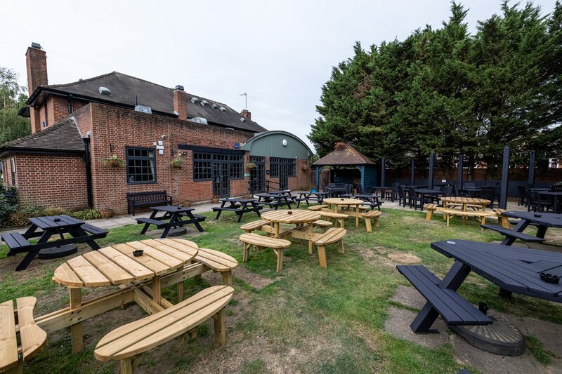 THE OPTIMIST TAVERN, Upminster - Updated 2024 Restaurant Reviews, Menu ...