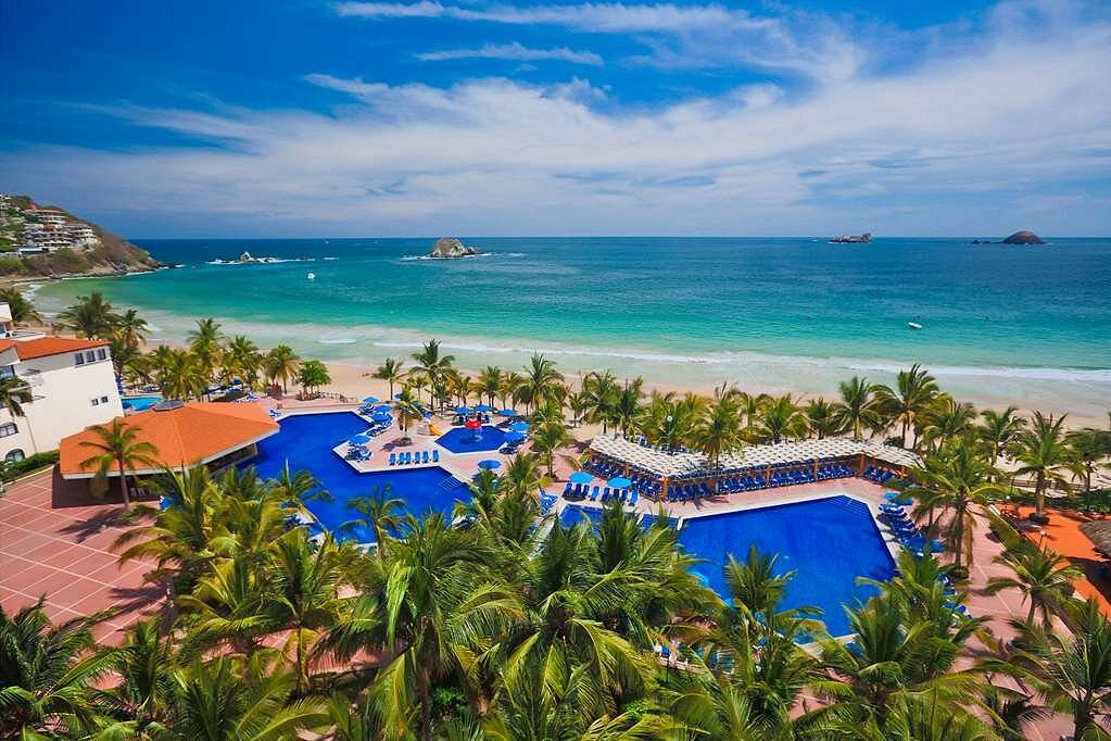 The 8 Best Ixtapa and Zihuatanejo Beaches to Explore! – Sand In My Suitcase