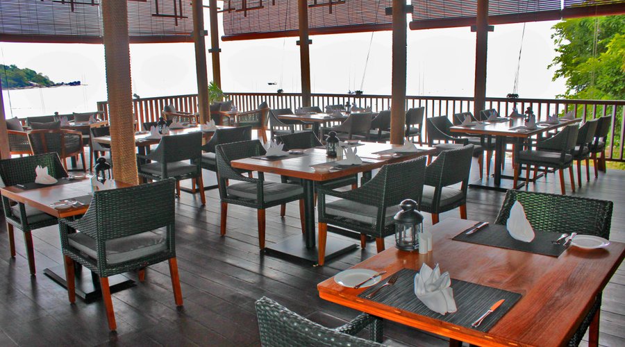 Beach Brasserie - Dining Area _ Overlooking to the sea