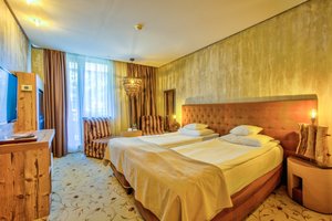 Room & Suite
