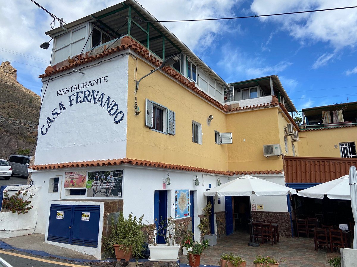 Das Restaurant Casa Fernando befindet sich neben dem Soria-Stausee in der Stadt, nach der es benannt ist.
zwischen den Gemeinden Mogán und San Bartolomé de Tirajana.