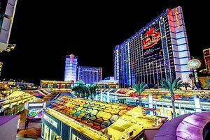 I had an inexpensive corner room on 27th floor. - Picture of Paris Las  Vegas Hotel & Casino, Paradise - Tripadvisor