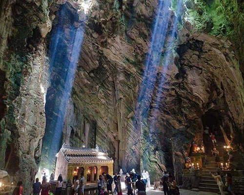 Ho Dong Tien Cave, Vietnam: Breaking Barriers World Travelers