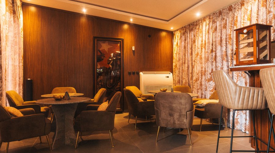 La bar lounge