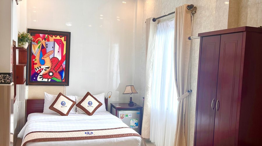 Superior double room at Ngo Homestay ( Add: 74 Nguyễn Phúc Tần)