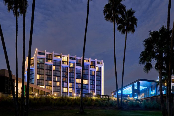 Newport Beach, CA, Resort  VEA Newport Beach, A Marriott Resort & Spa
