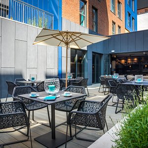 Motel One Newcastle Outdoor Lounge