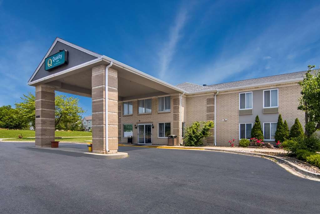 QUALITY INN AURORA NAPERVILLE AREA 75 8 7 Prices Hotel