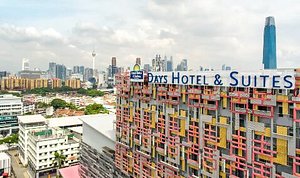 Days Hotel and Suites by Wyndham Fraser Business Park KL in Kuala Lumpur
