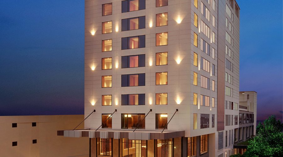 Modern comfort in the ancient city of Varanasi. Boasting the city’s largest selection of guest rooms, we are located 25 minutes from the city centre and airport. Sarnath, the city’s main attraction, is only a mile away. Our modern, international hotel features the largest ballroom in the city, onsite restaurants and bars, a fitness centre, a pool, and a spa.