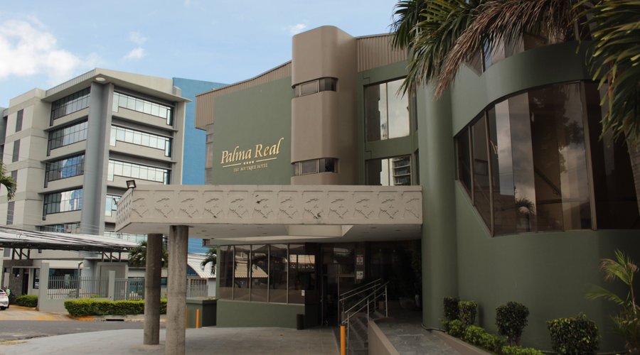 Fachada del hotel 