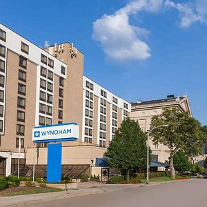Welcome to the Wyndham Piitsburgh University Center