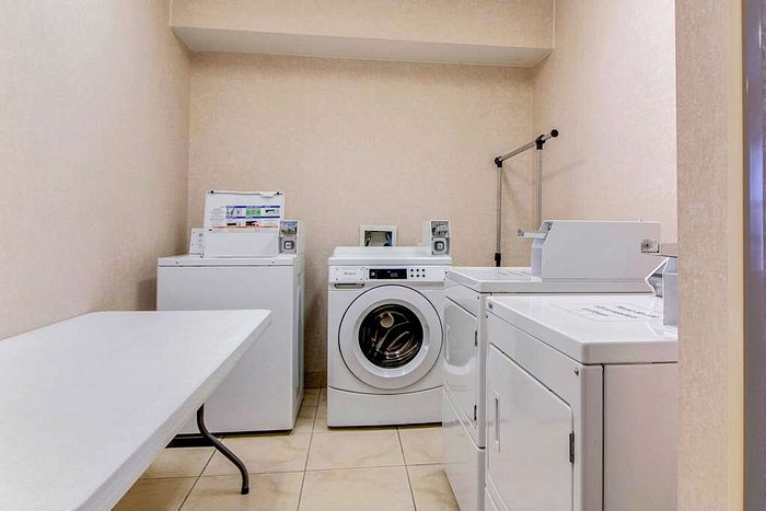 https://dynamic-media-cdn.tripadvisor.com/media/photo-o/2a/b2/31/b3/guest-laundry-facilities.jpg?w=700&h=-1&s=1