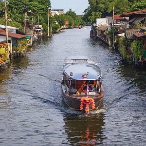 boat trip along the chao phraya river