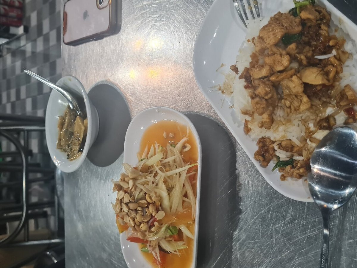 Tripadvisor  Tour de comida secreta com os moradores em Bangkok