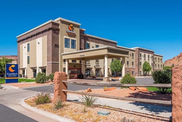 Book Comfort Inn Hotels in South St Paul, MN - Choice Hotels