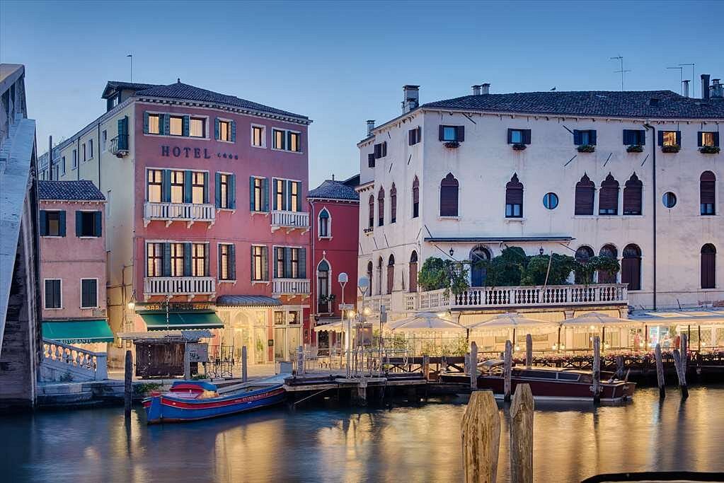 10 Best Hotels near Palazzo Dolfin Manin, Venice 2023