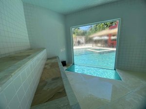 Pool & Beach