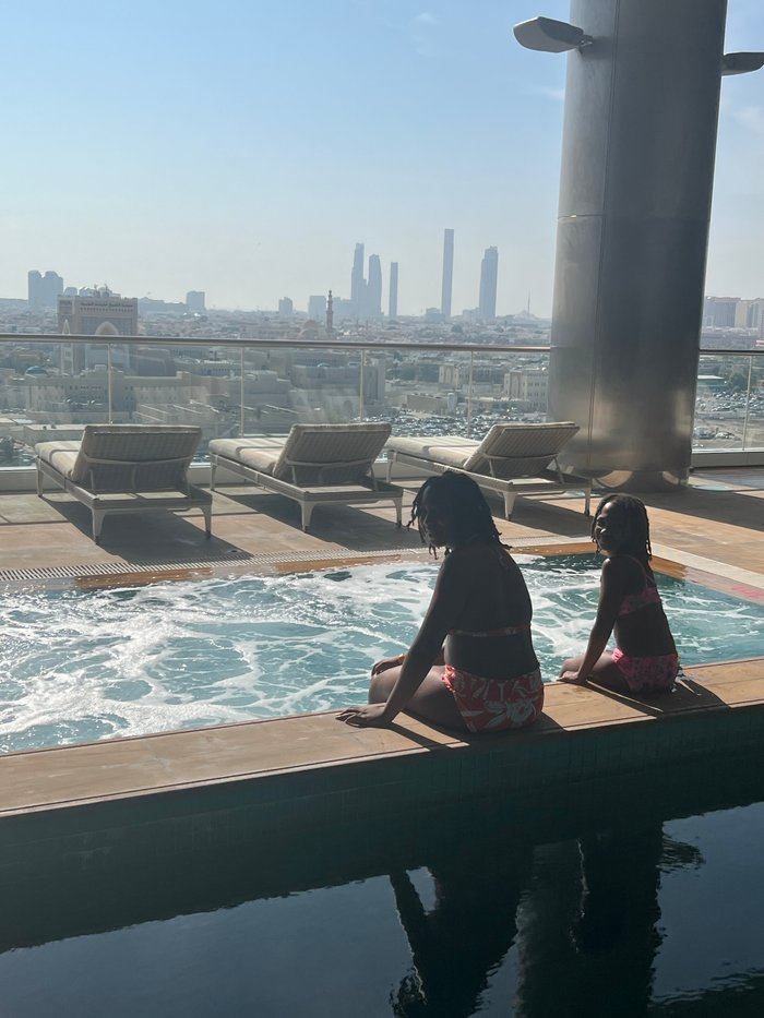 Marriott Executive Apartments Downtown Abu Dhabi Pool: Pictures ...