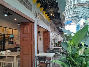 APLUS CAFE & RESTO, Pematangsiantar - Restaurant Reviews, Photos
