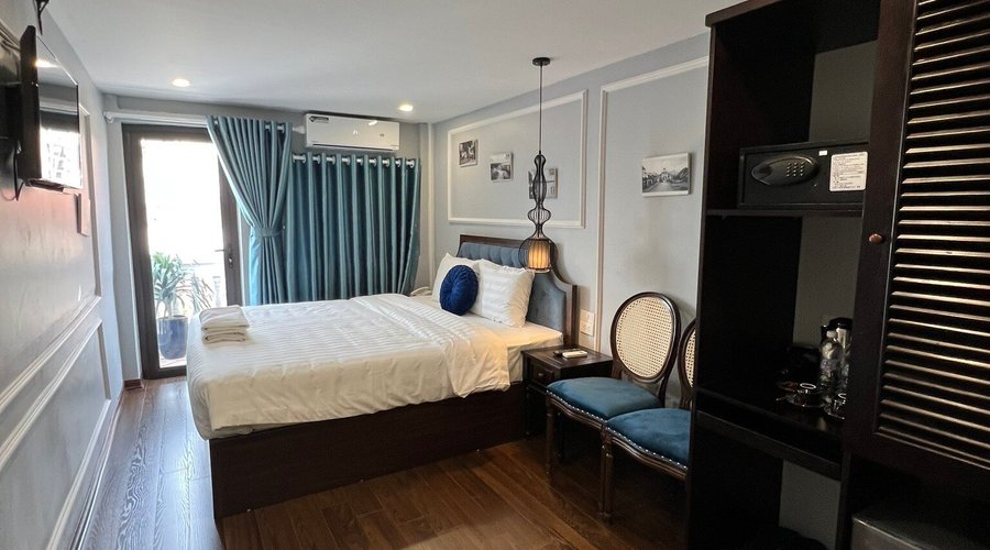 Staff were extremely friendly and helpful especially Tony and Lucy, they could not do enough for you. Rooms were comfortable and breakfast was good.