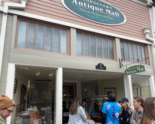 This UES Shoppe Has Turned Into An Adorable Outdoor Ice Cream Parlor • The  UES - Secret NYC