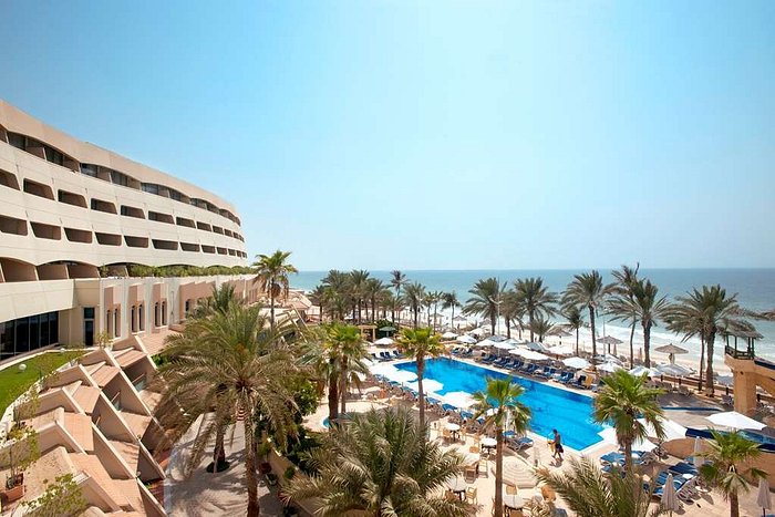 Отель Occidental Sharjah Grand 4*