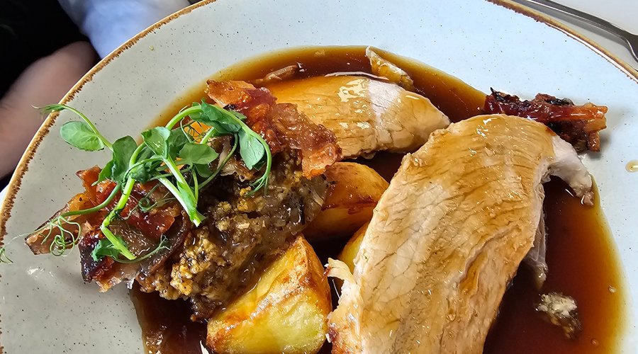 Pork and crackling roast