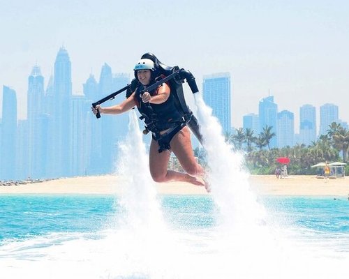 Flying Over Dubai via Jetpack Looks Like a Definitive Hoot