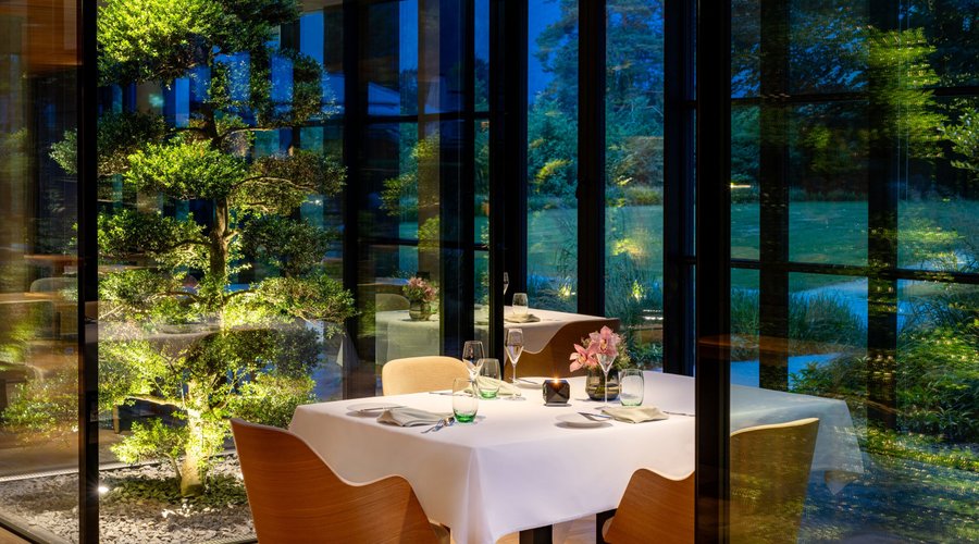 Das Gourmetrestaurant Dichter in Rottach-Egern am Tegernsee, geleitet von Sternekoch Thomas Kellermann. Hier sorgt das Alltägliche für Überraschungen.