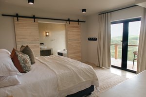 Room & Suite