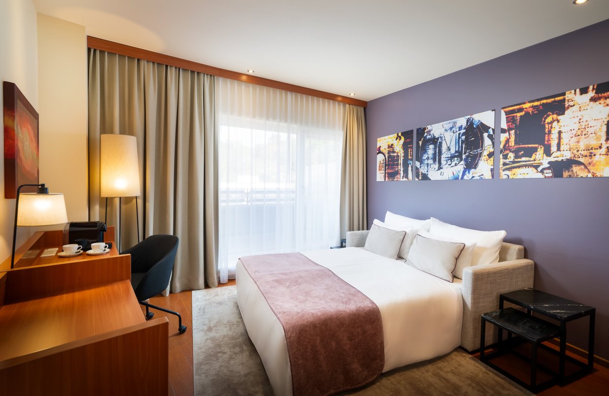 Leonardo Hotel Salzburg City Center Rooms: Pictures & Reviews - Tripadvisor