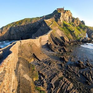 Visiting San Juan de Gaztelugatxe - AKA Dragonstone - Places to Take  Toddlers and Kids