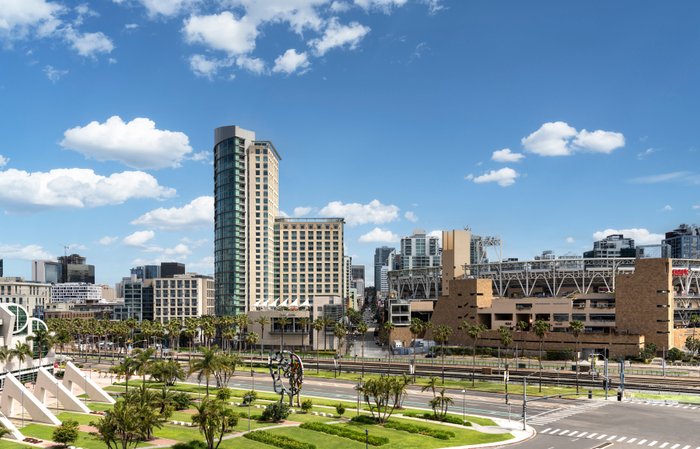 OMNI Airport Parking - VALET