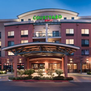 Courtyard by Marriott Los Angeles Burbank Airport in Burbank