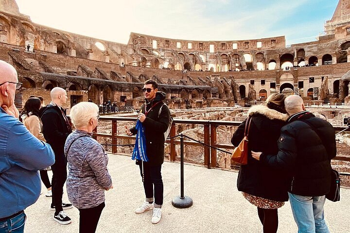 Excursão para grupos pequenos do Coliseu com entrada pela Arena:  experiência oferecida por Colosseum and Vatican Tours by Italy Wonders