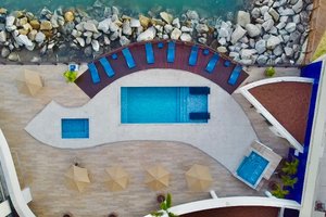 Piscina e praia