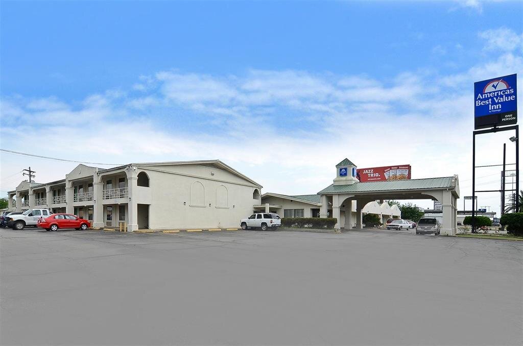 AMERICAS BEST VALUE INN BEAUMONT TX 53 6 3