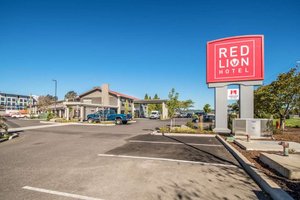 Red Lion Hotel Portland Airport in Portland